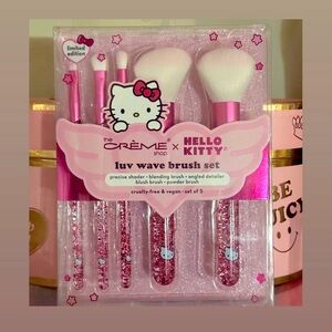 NWT Hello Kitty The Crème Shop luv wave brush set